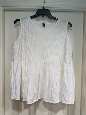 NWOT SHEIN White Sleeveless Pleated Tank Top
